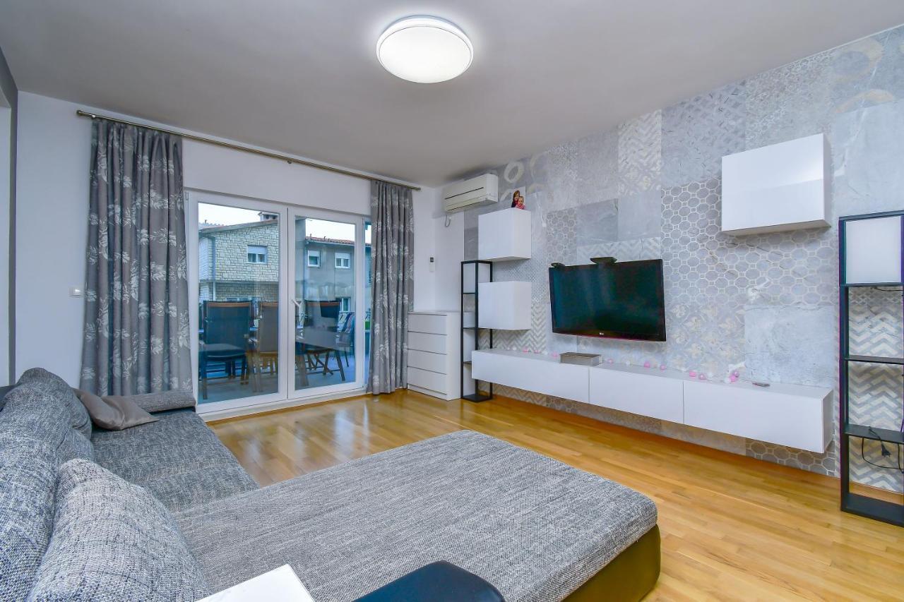 Apartment Ela Omiš Exteriér fotografie
